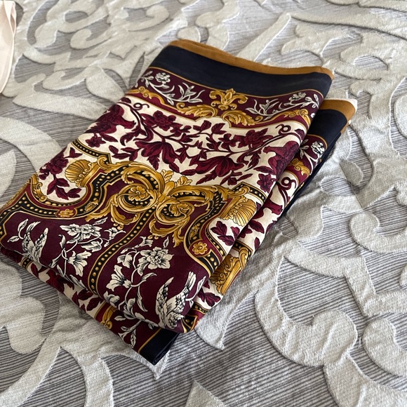 Silk Shawl - Picture 3 of 3